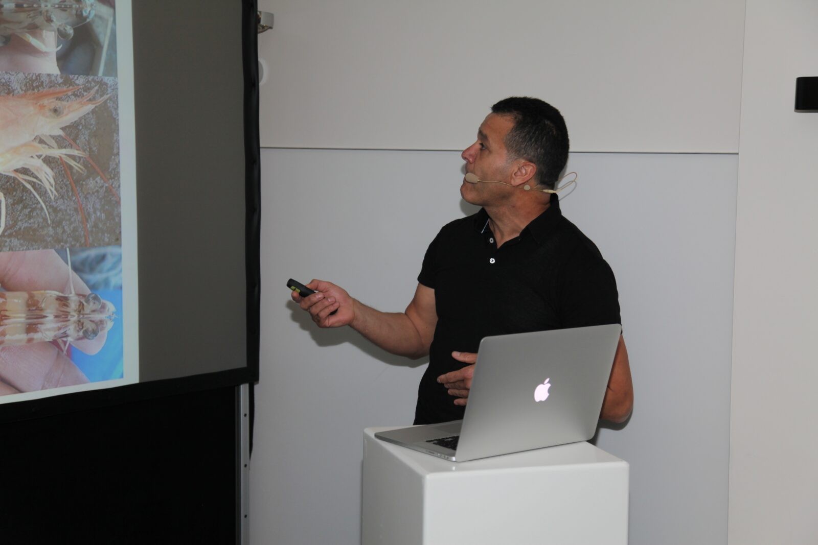 Dr. Metin Kumlu presenting